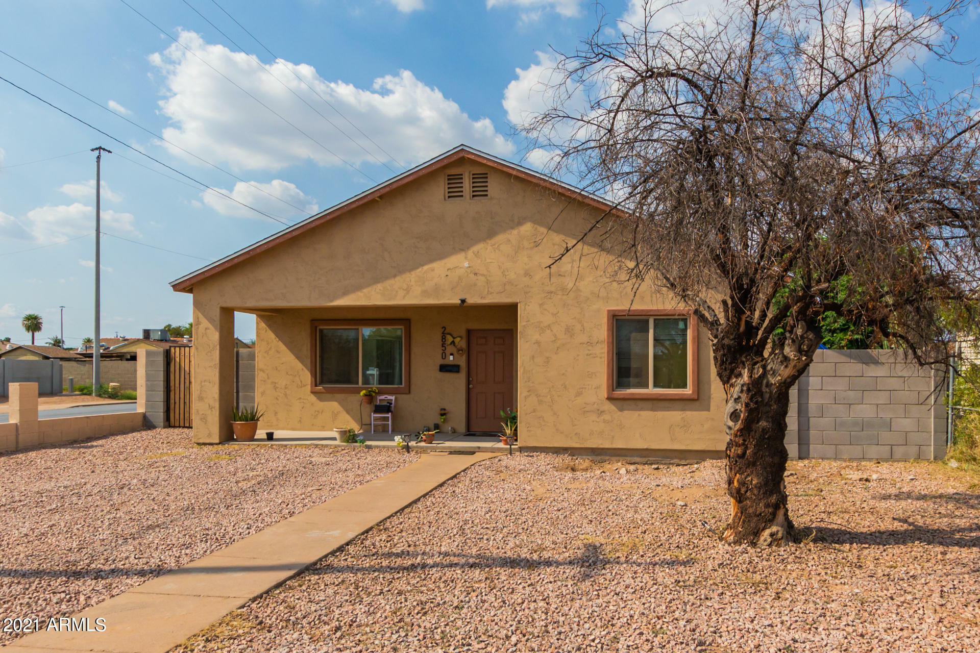 Property Photo:  2850 W Fillmore Street  AZ 85009 