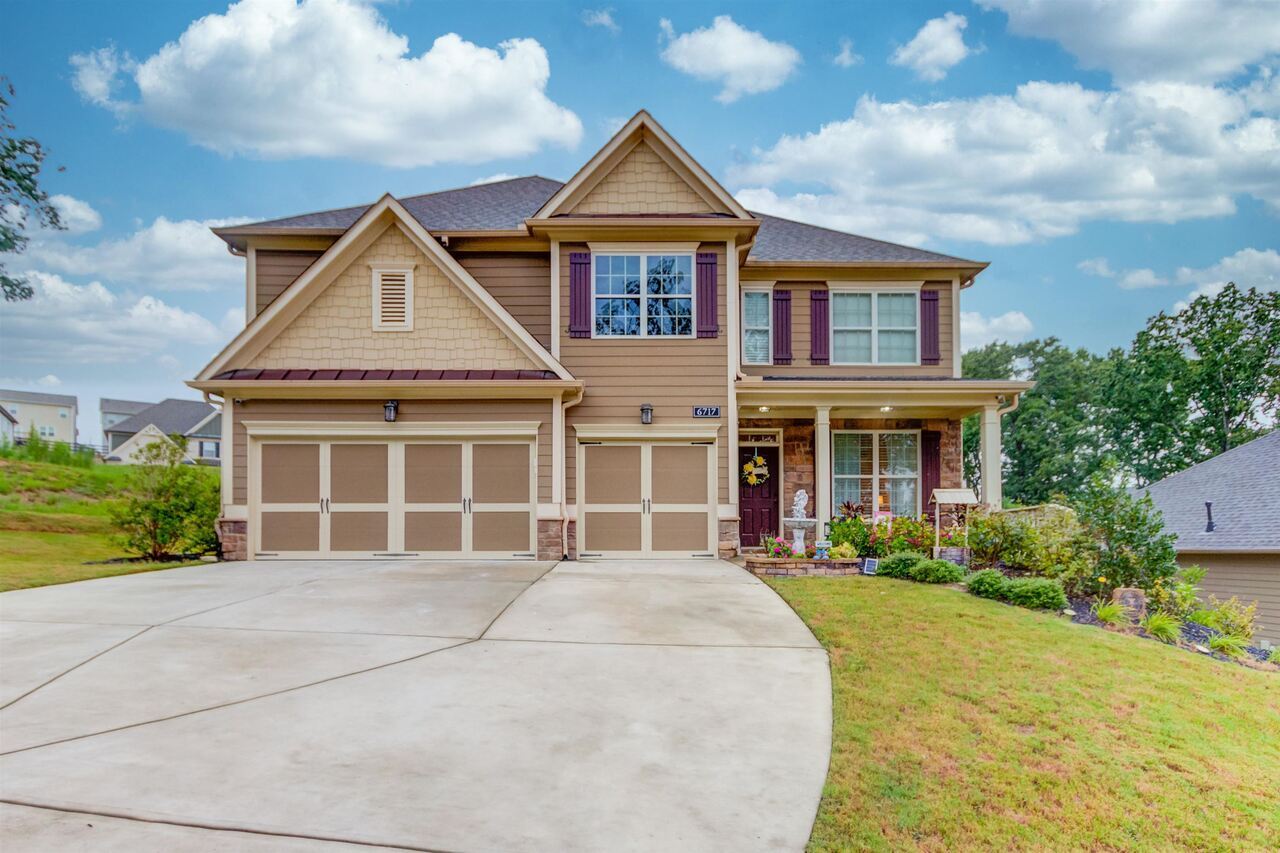 Property Photo: 6717 Lazy Overlook Court GA 30542