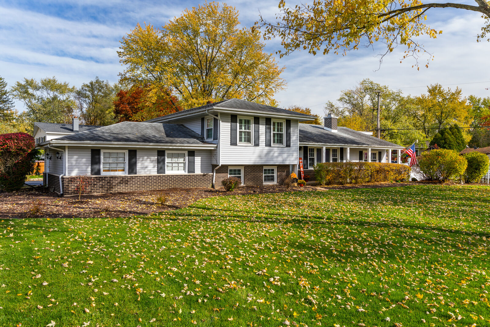 Property Photo:  3S431 Osage Drive  IL 60137 