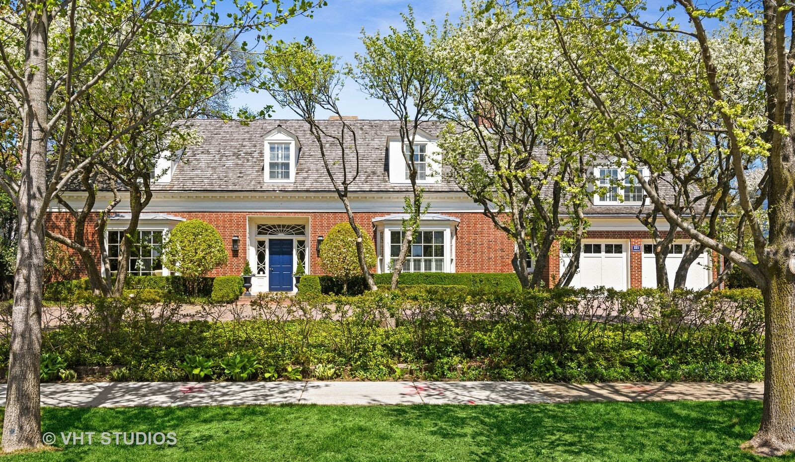 Property Photo:  221 Raleigh Road  IL 60043 