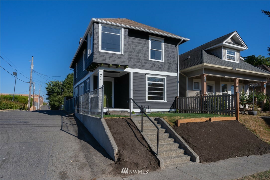 Property Photo:  611 S State Street  WA 98405 