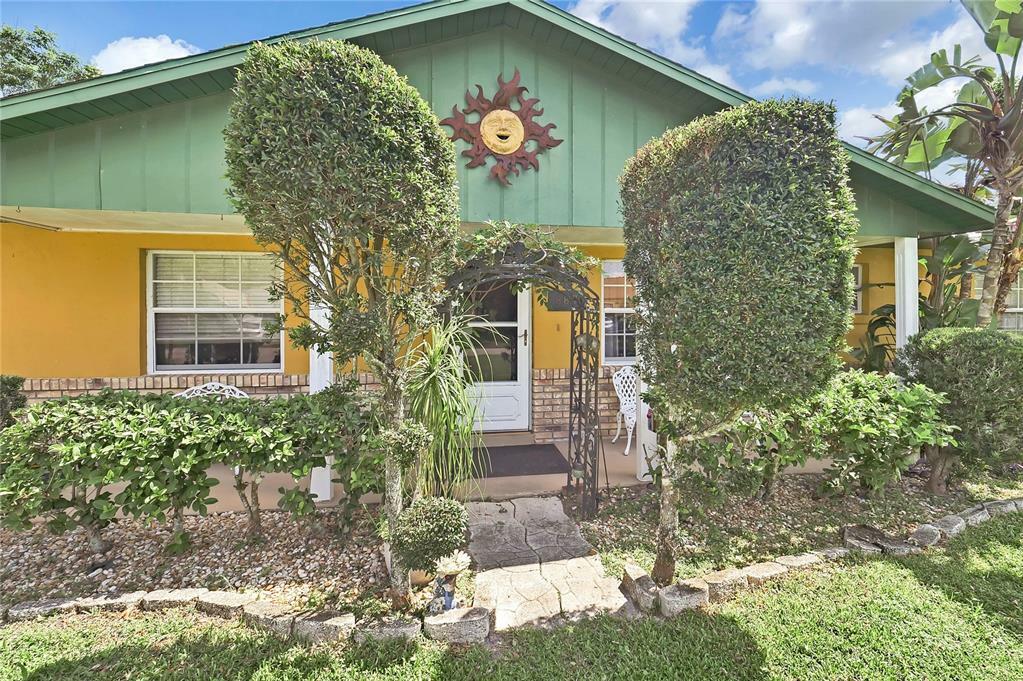 Property Photo:  887 Picasso Avenue  FL 32725 