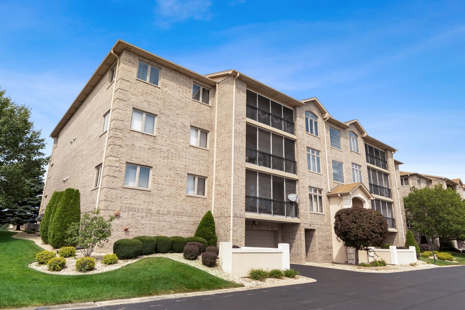 Property Photo:  18610 Pine Lake Drive 1C  IL 60477 