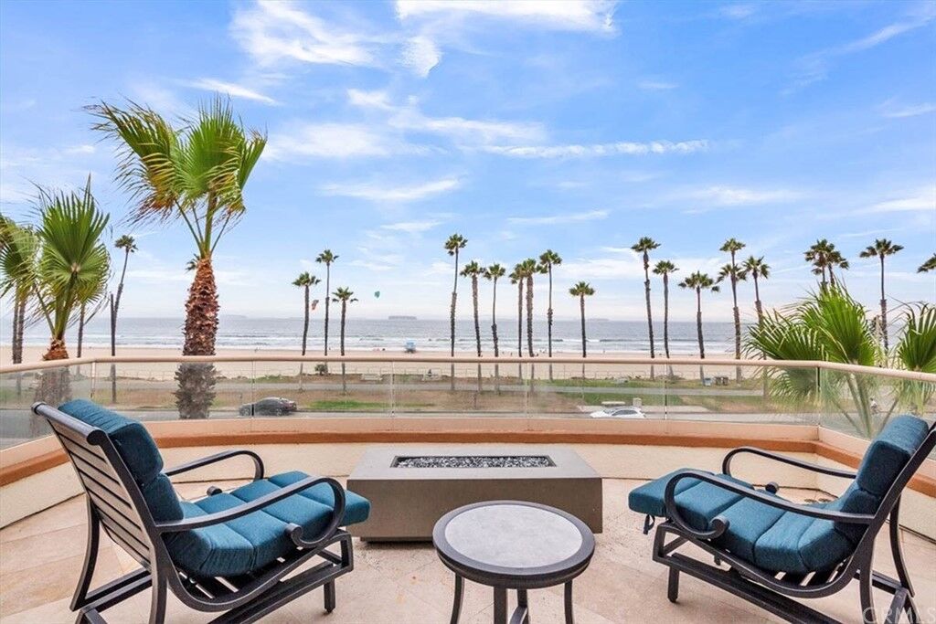 Property Photo:  1610 Pacific Coast  CA 92648 