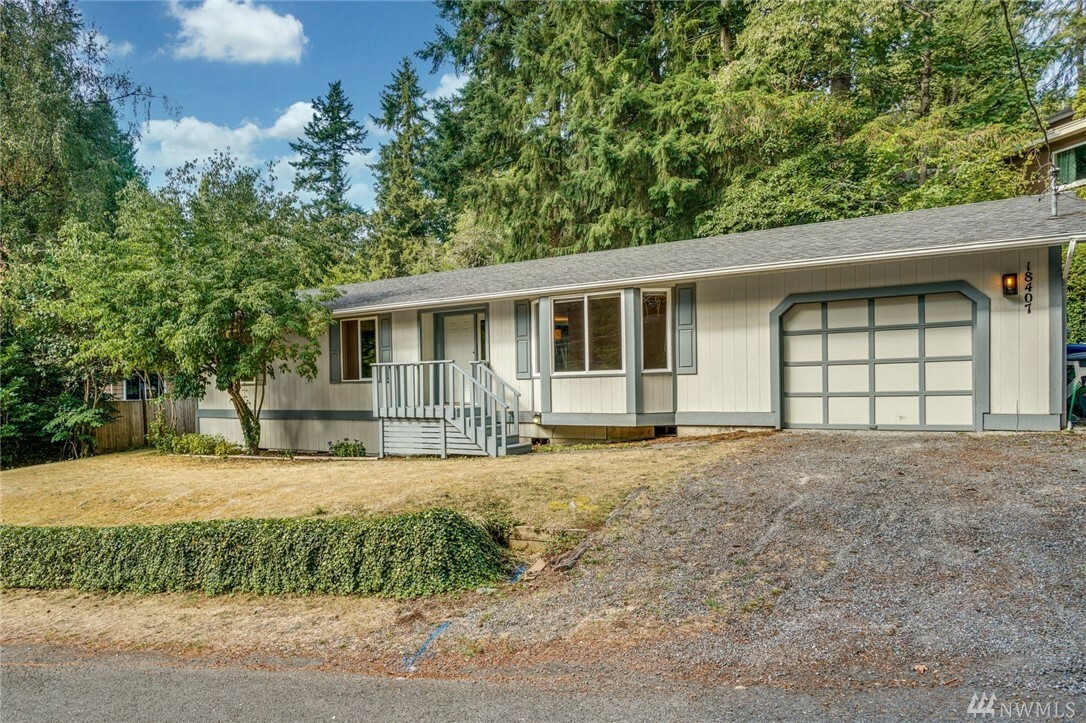 Property Photo:  18407 47th Place NE  WA 98155 