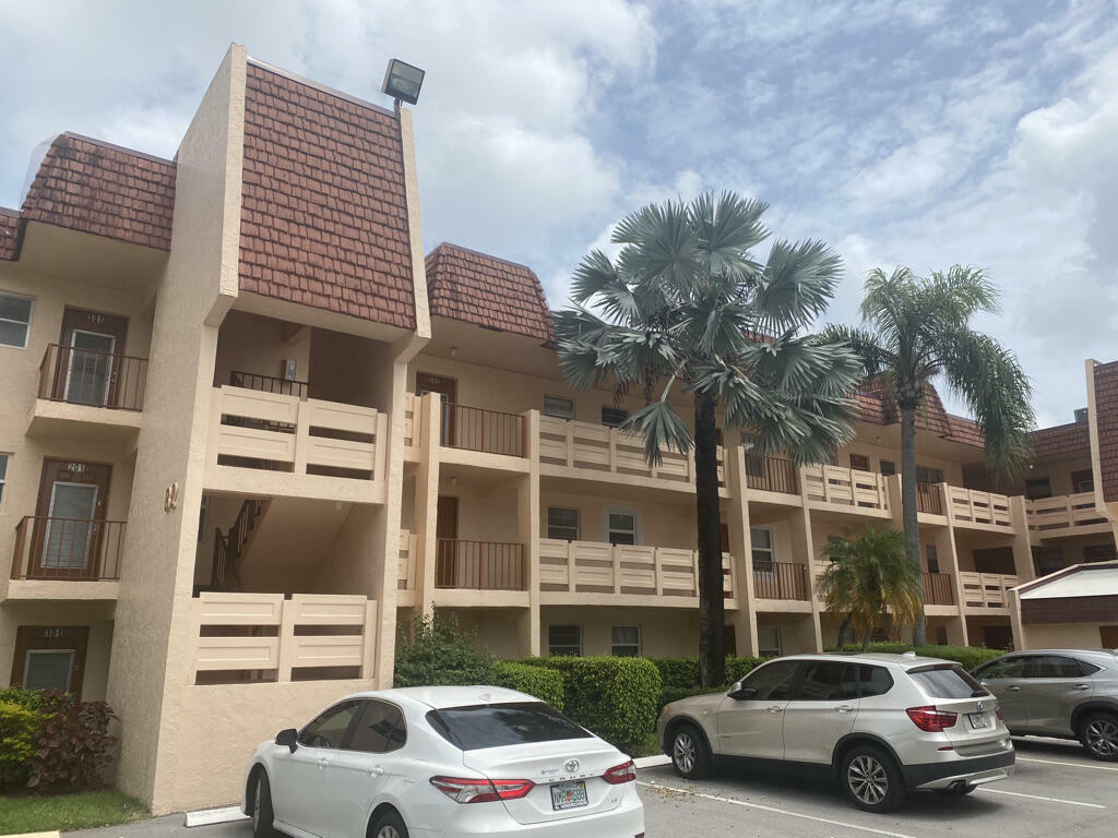 Property Photo:  14790 Bonaire Boulevard 304  FL 33446 