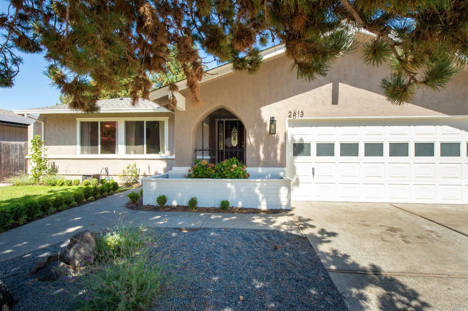 Property Photo:  2813 Creekside Road  CA 95405 