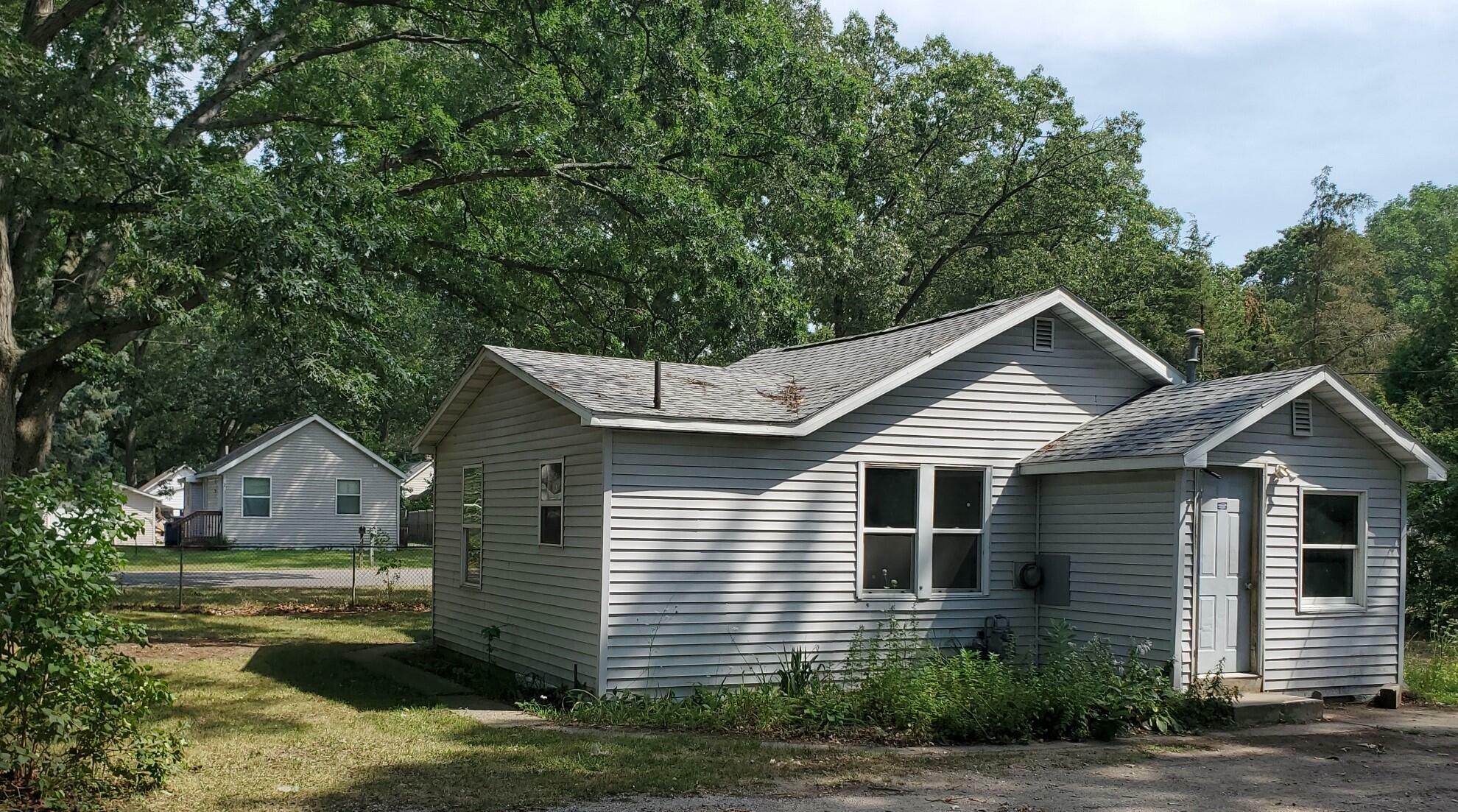 Property Photo:  2911 Austin Street  MI 49441 