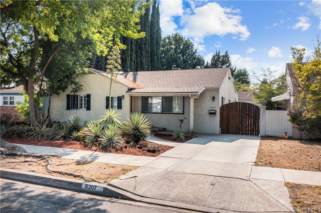 Property Photo:  5207 Beeman Avenue  CA 91607 