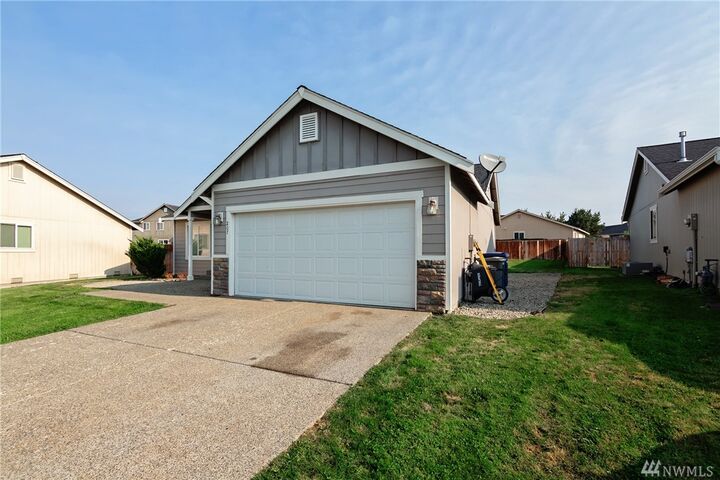 Property Photo:  207 W Maci Ct  WA 98926