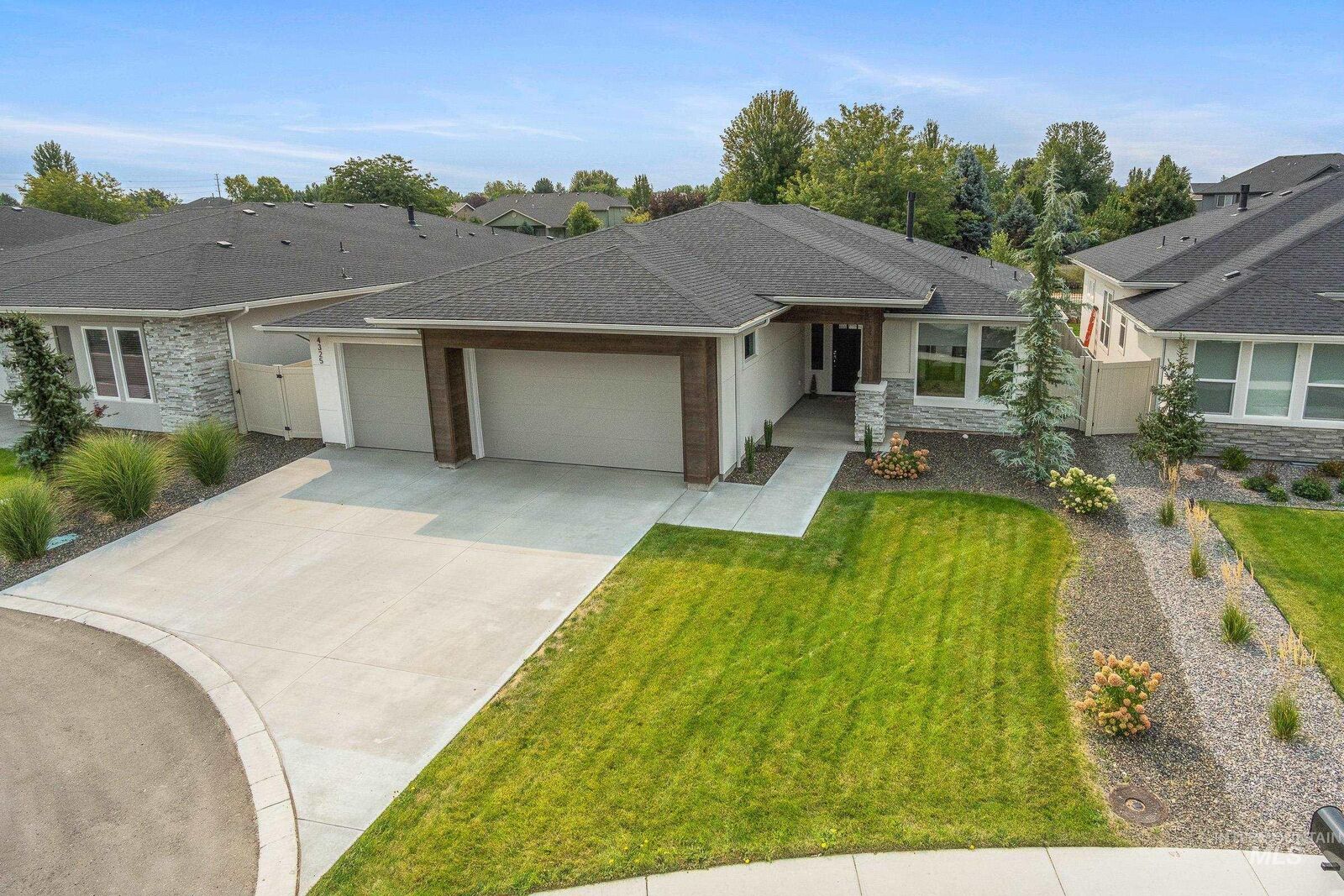 Property Photo: 4325 E Copper Point Dr ID 83642