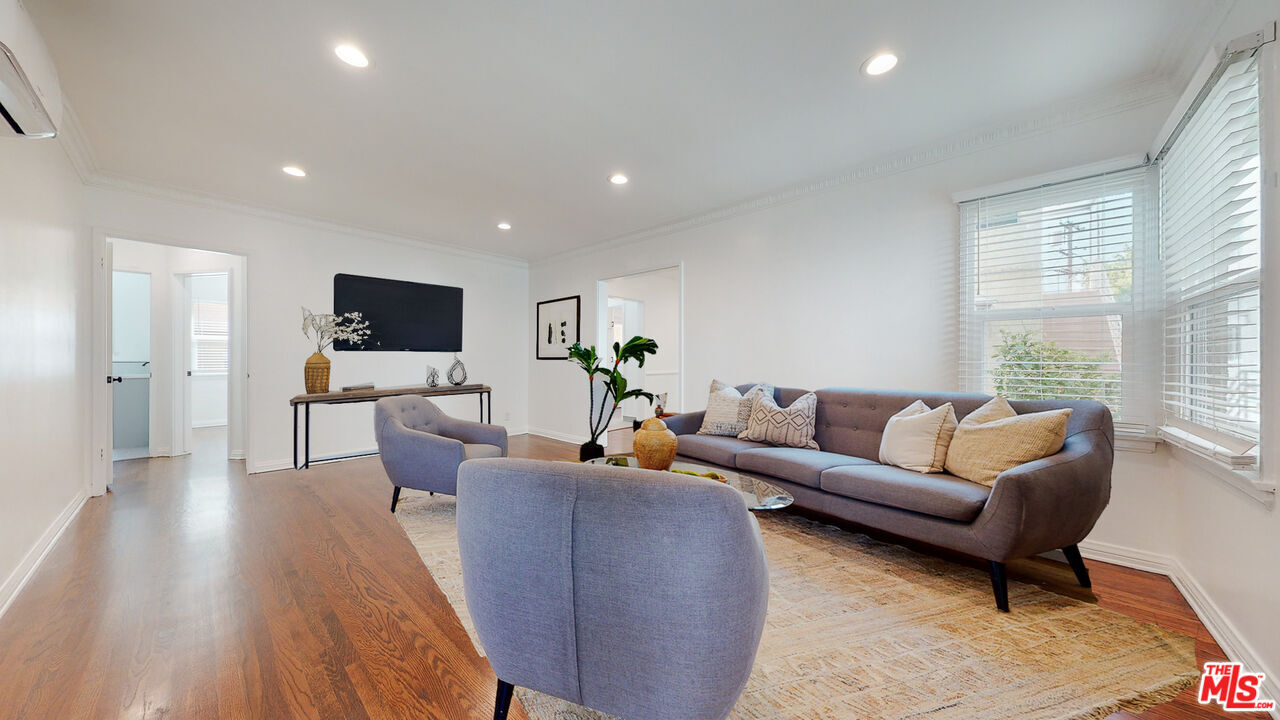 Property Photo:  3368   Rowena Ave  CA 90027