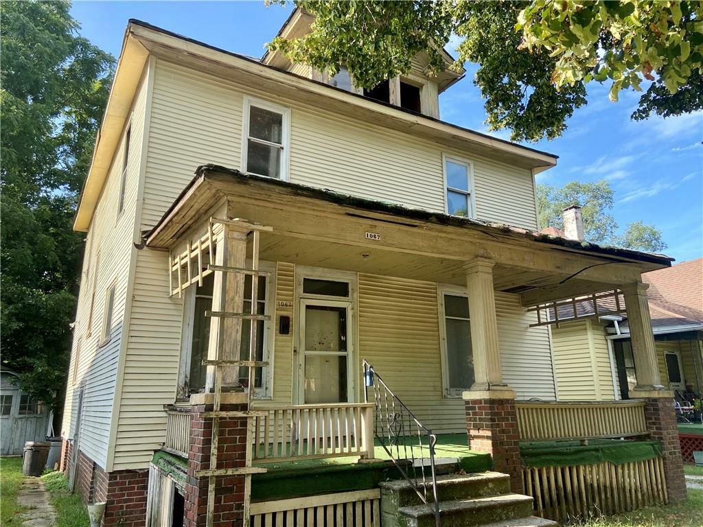 Property Photo:  1067 W Decatur Street  IL 62522 