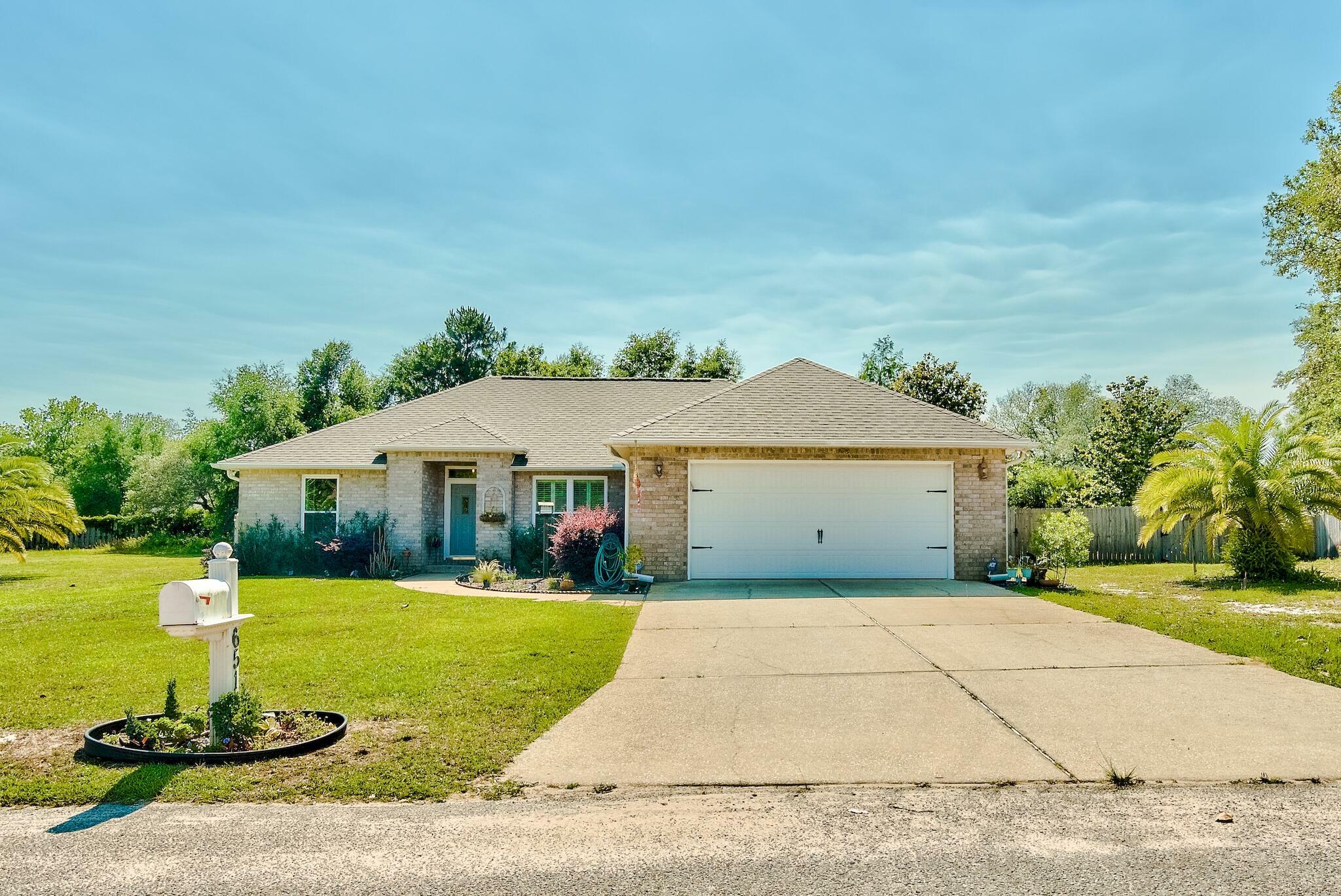 Property Photo: 6516 Calle De Lago FL 32566