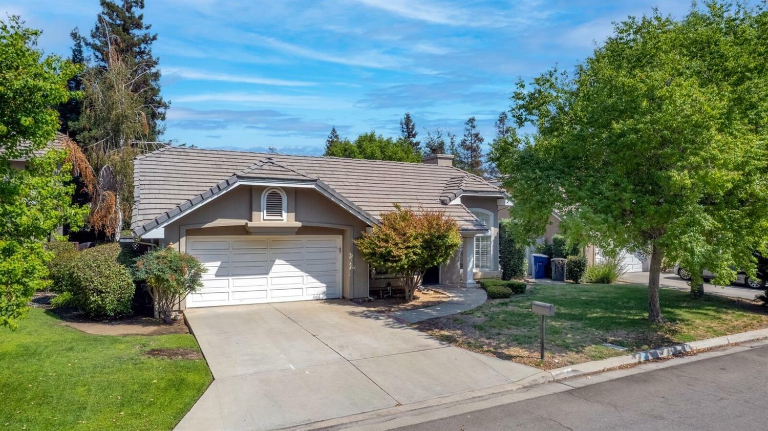 Property Photo: 802 E Newcastle Lane CA 93720