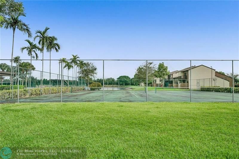 Property Photo: 4143 S Pine Island Rd 4143 FL 33328