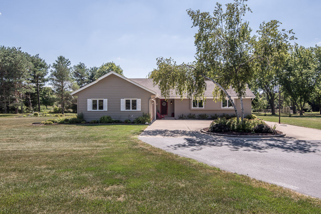 Property Photo: W323s3674 Depot Hill Rd WI 53189