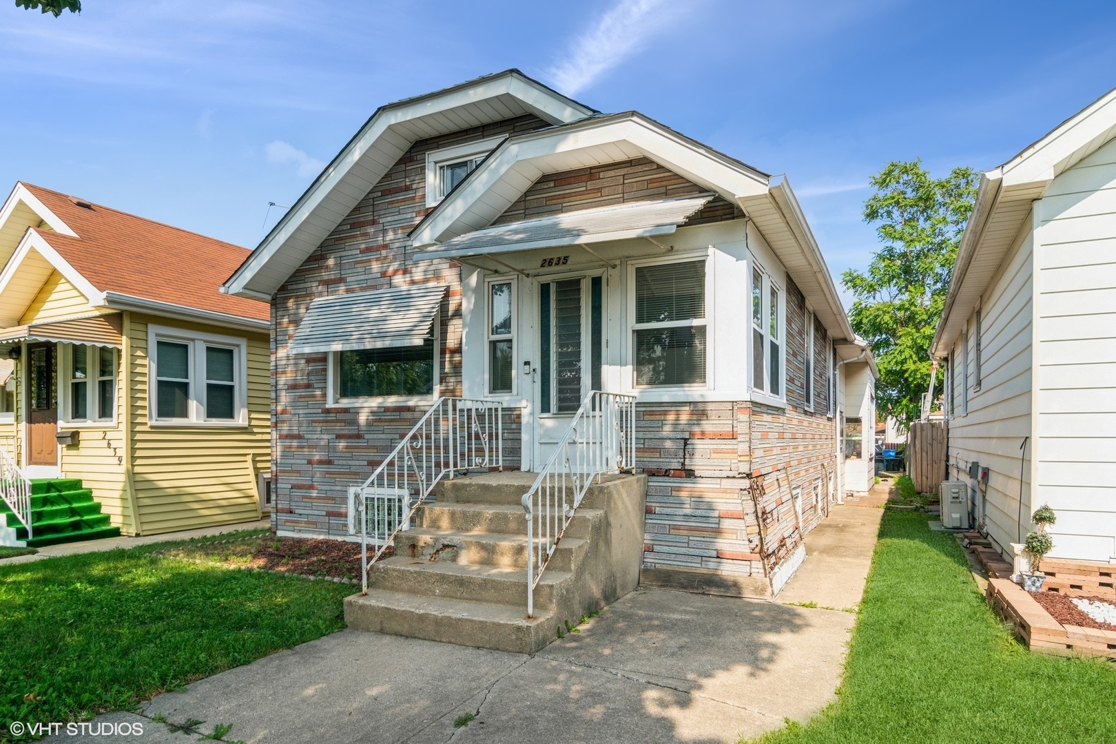 Property Photo:  2635 N New England Avenue  IL 60707 