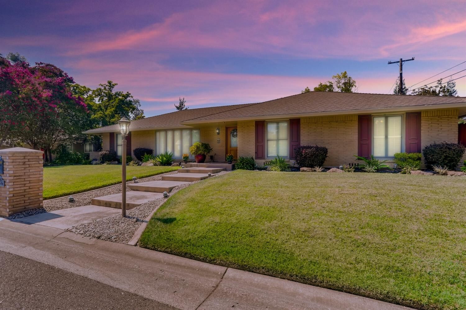 Property Photo:  5015 Sudbury Way  CA 95608 