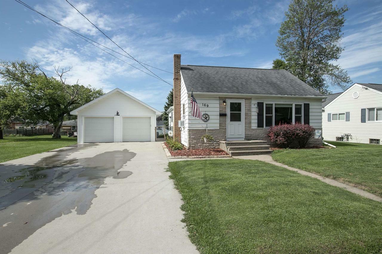 Property Photo:  169 Arthur Street  WI 54130 