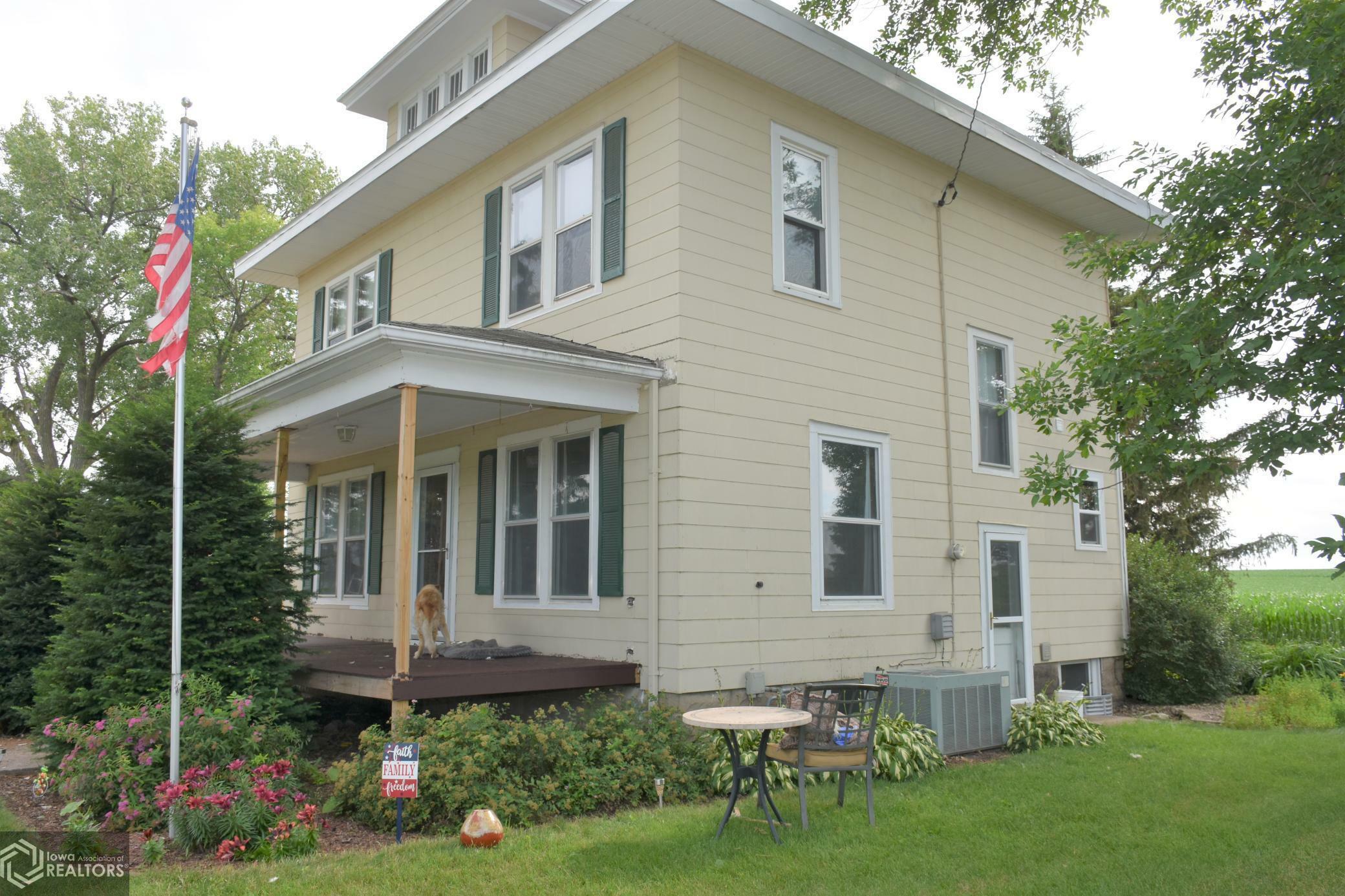 Property Photo:  334 17th Street  IA 50601 