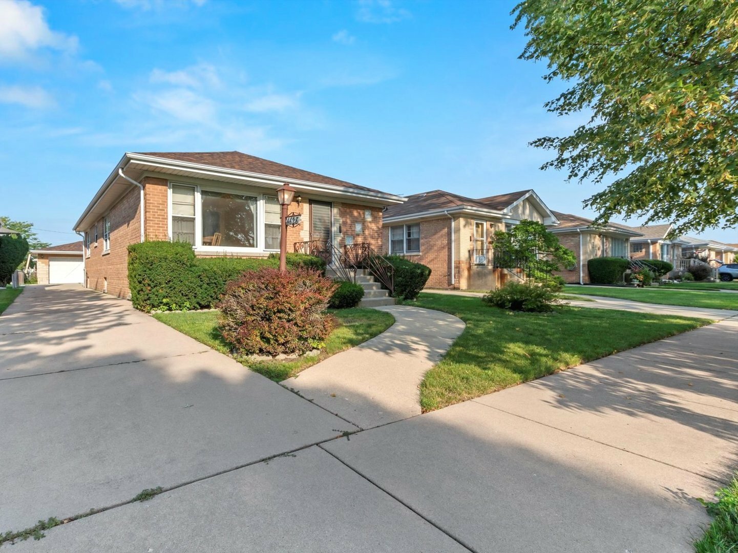 Property Photo: 4628 N Ozark Avenue IL 60706