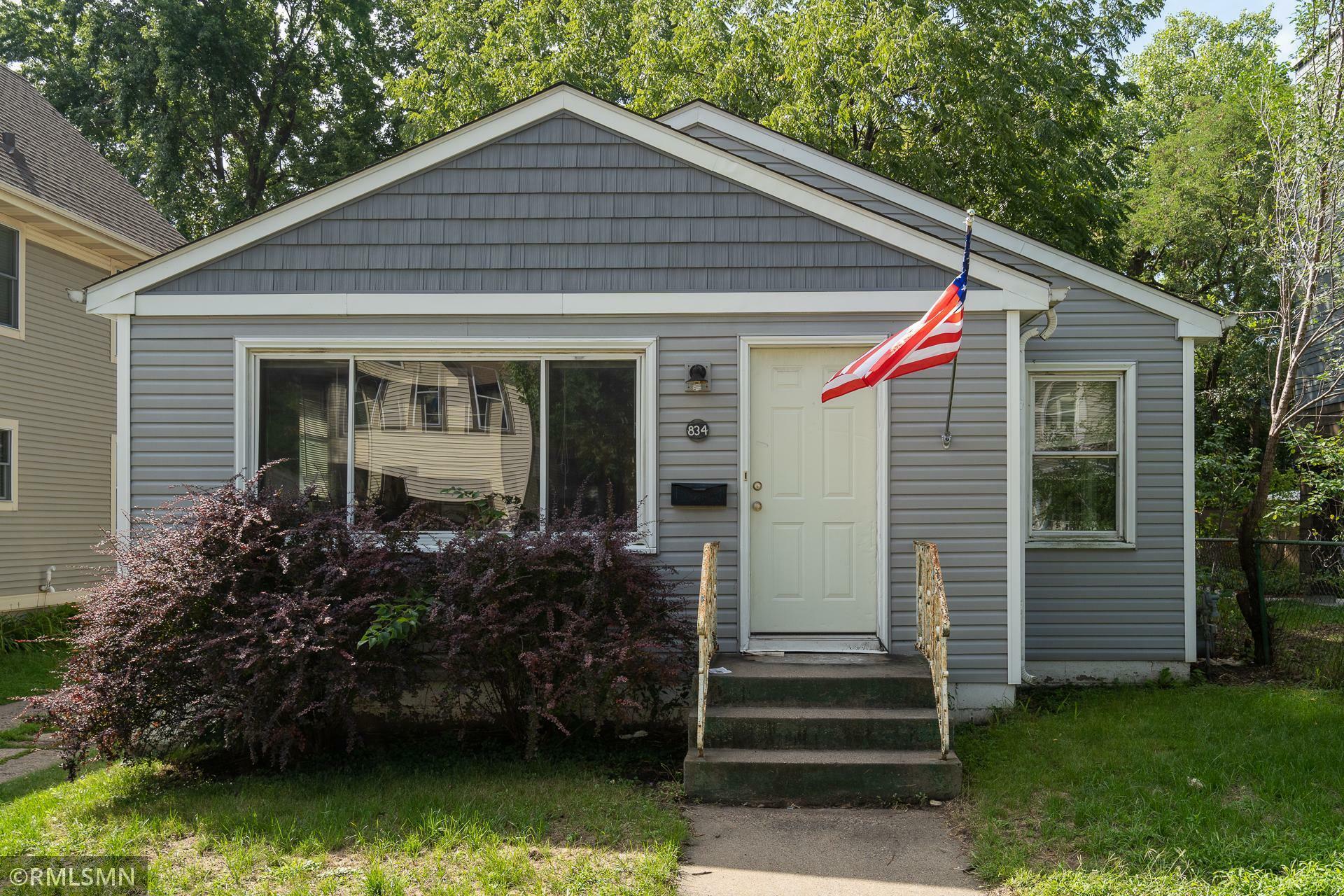 Property Photo:  834 Selby Avenue  MN 55104 