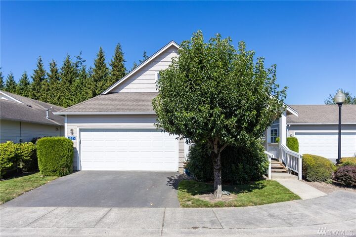 Property Photo: 1035 Fidalgo Dr WA 98233