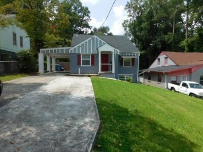 Property Photo:  1307 Lorenzo Drive SW B  GA 30310 