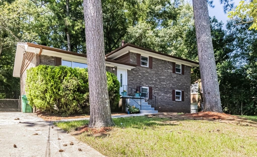 Property Photo:  2751 Cavalier Drive  GA 30034 