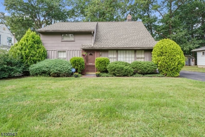 Property Photo:  42 Hunterdon Rd  NJ 07052 