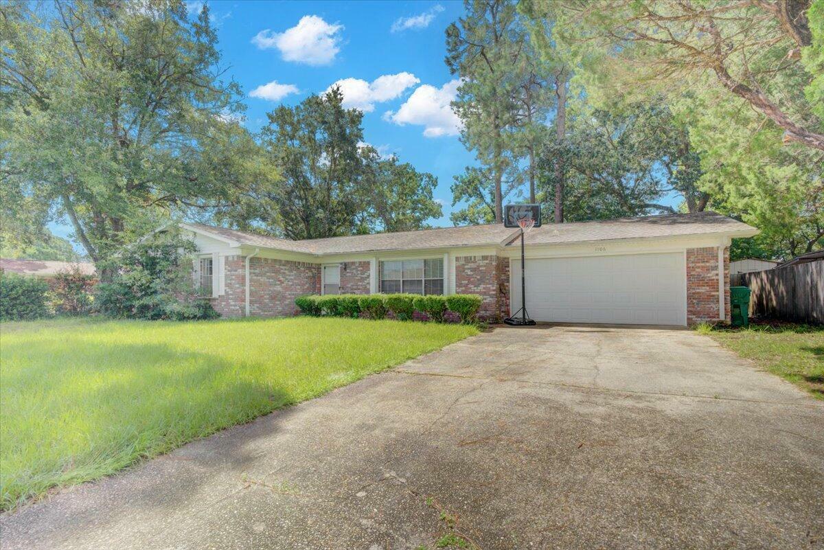 Property Photo:  1106 Coral Drive  FL 32578 