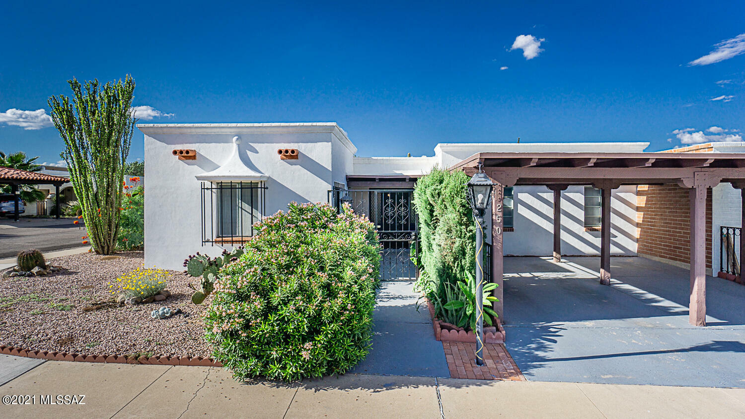 Property Photo:  250 W Esperanza Boulevard  AZ 85614 