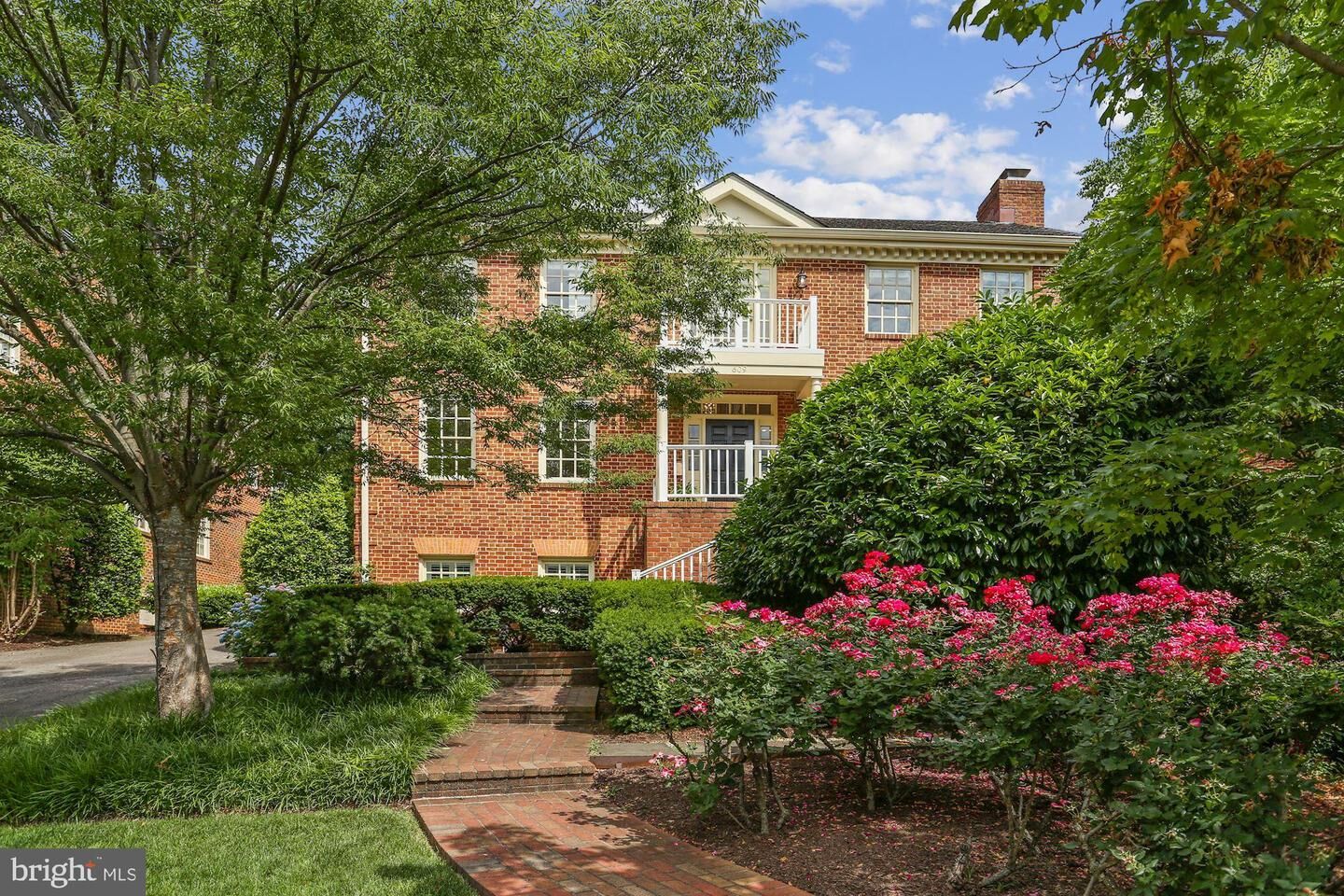 Property Photo: 609 Oakley Place VA 22302