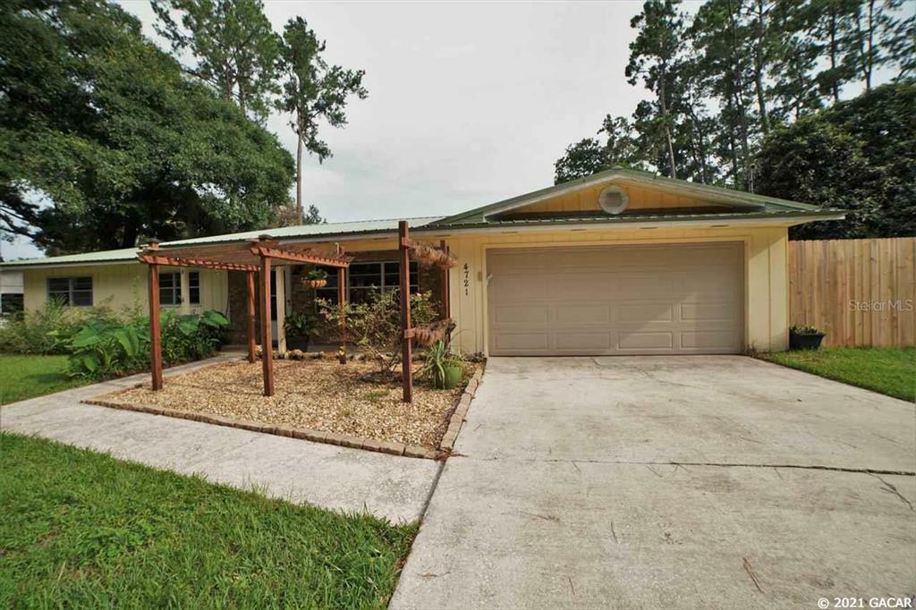 Property Photo:  4721 NW 32nd Place  FL 32606 