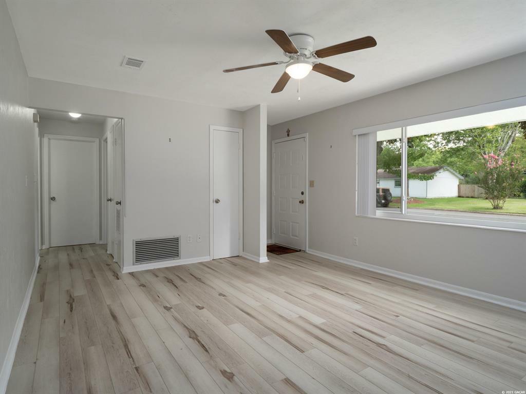 Property Photo:  6624 NW 29th Terrace  FL 32653 