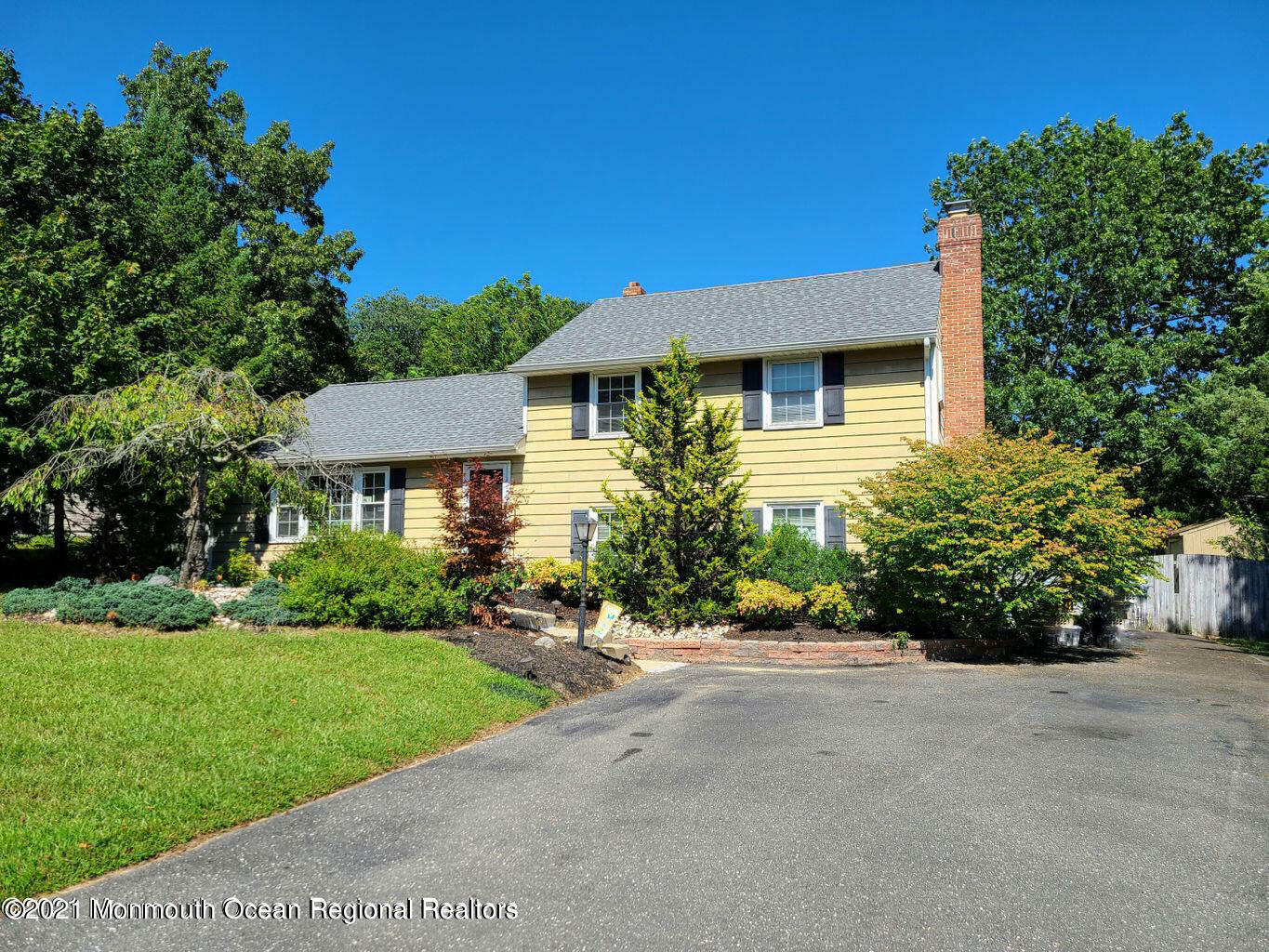 Property Photo:  10 Buxton Road  NJ 08527 