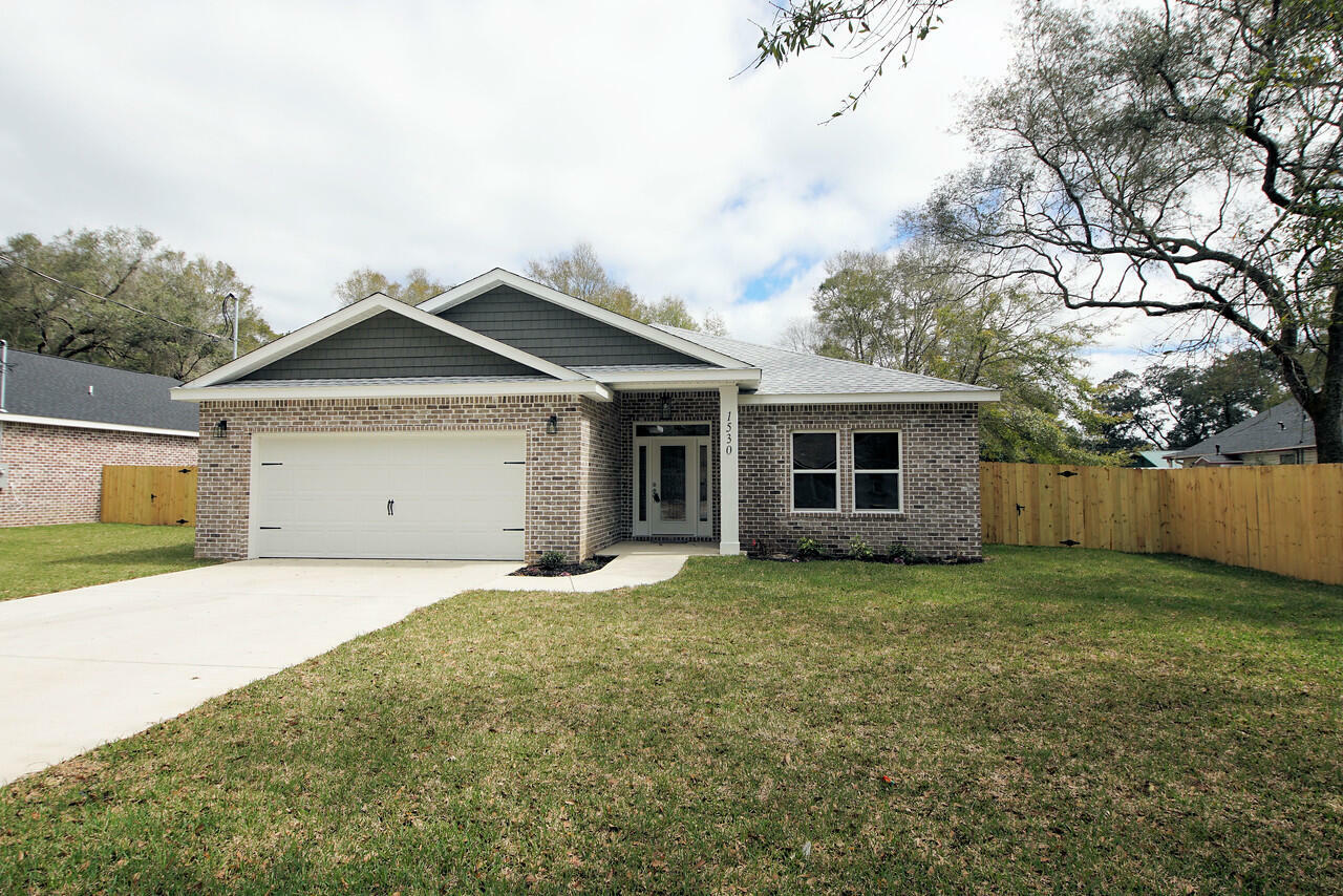 Property Photo:  308 Bella Vista Drive  FL 32547 