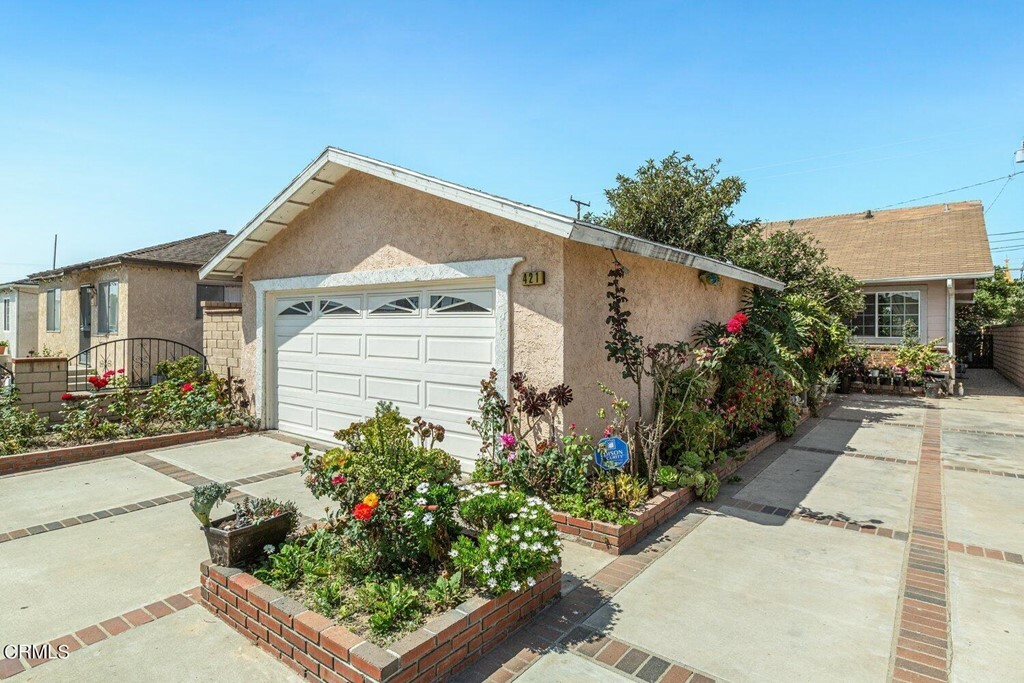 Property Photo:  421 N Hayes Avenue  CA 93030 