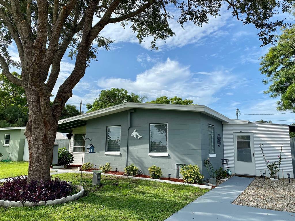 Property Photo:  8634 Herbison Avenue  FL 34287 