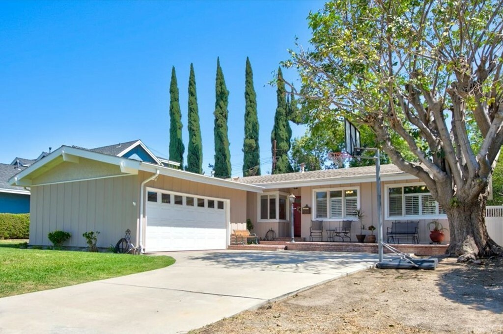 Property Photo:  11546 Babbitt Avenue  CA 91344 