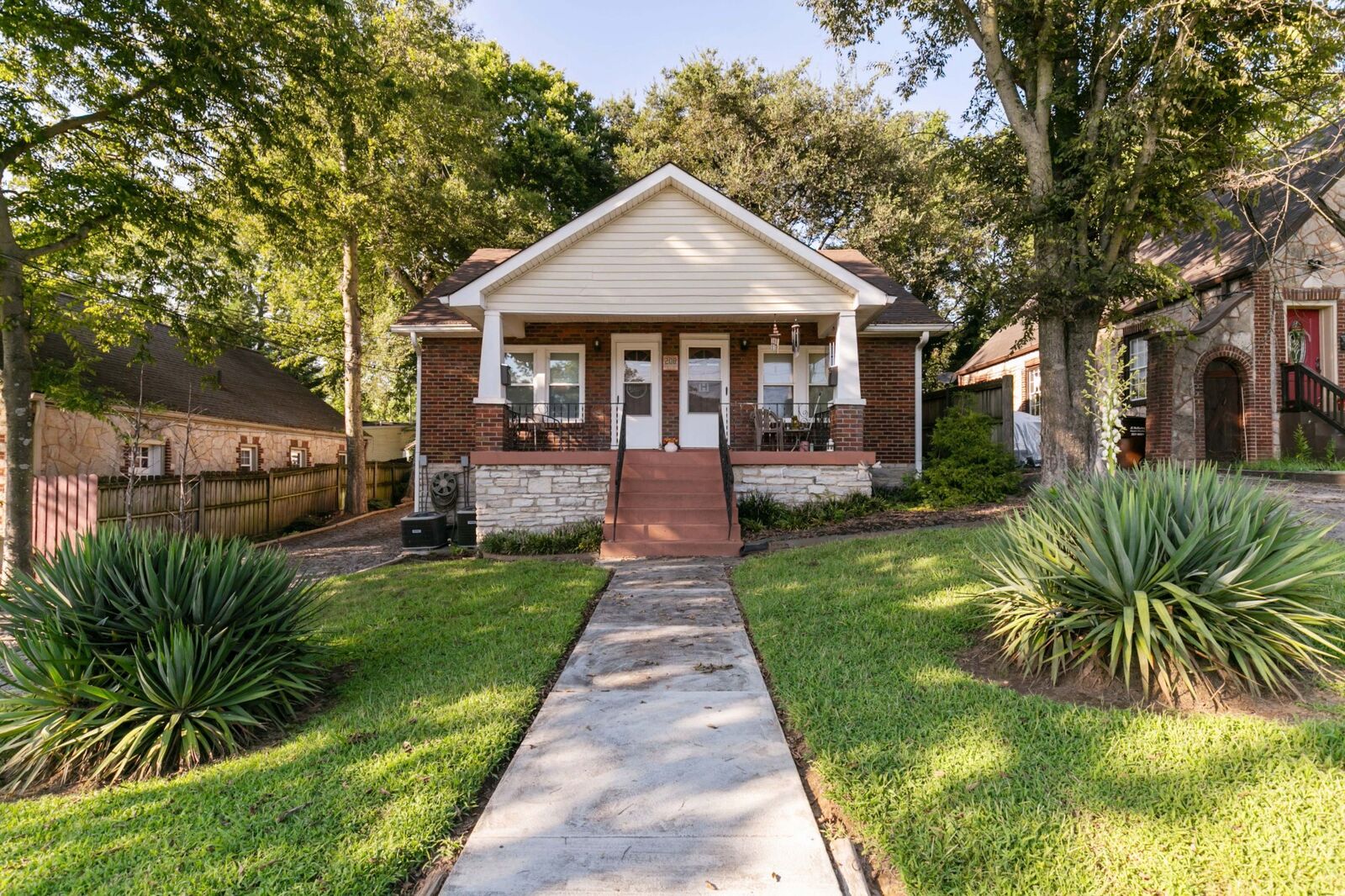 Property Photo: 208 Rayon Dr TN 37138