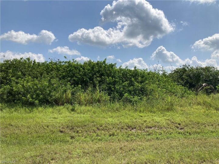 Property Photo: 3108 Pebble Lane FL 33935
