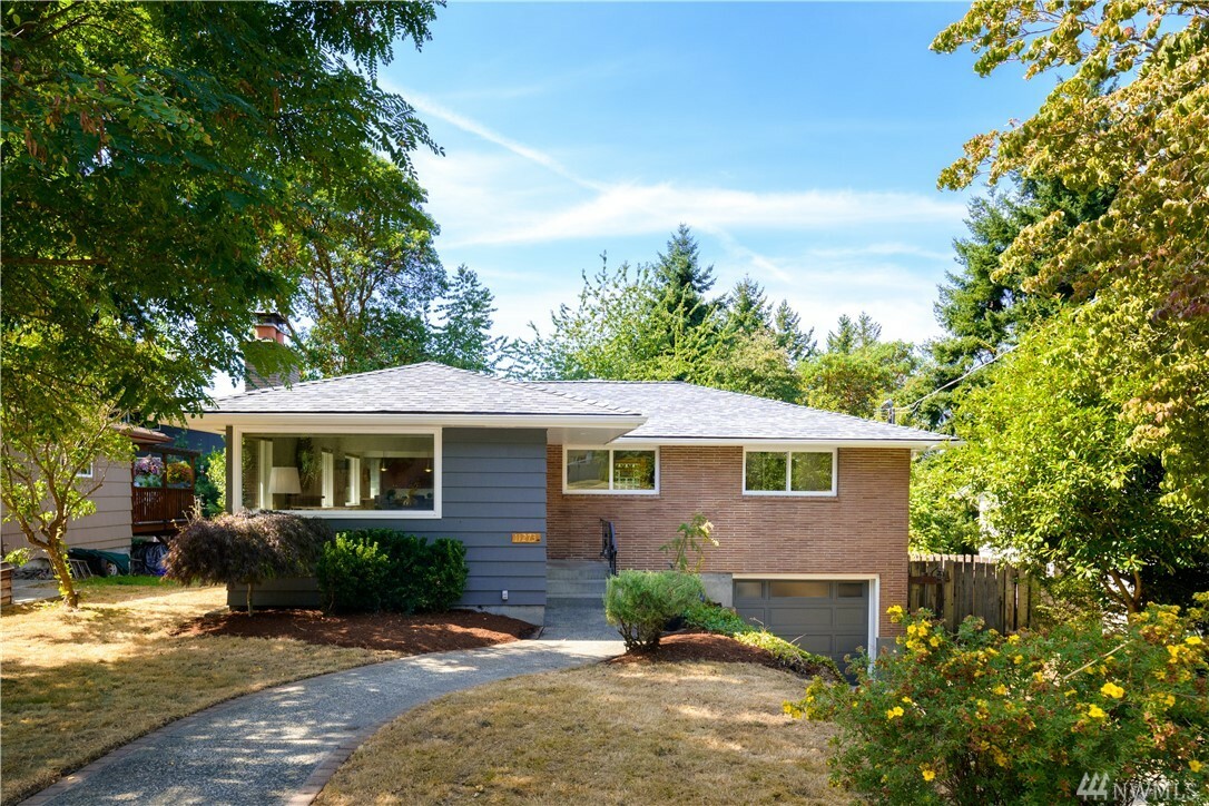 Property Photo:  11273 29th Ave SW  WA 98146 