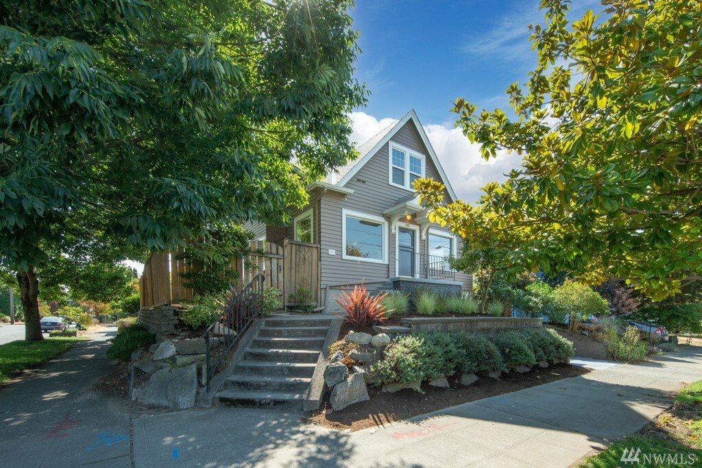 Property Photo:  301 NW 78th St  WA 98117 