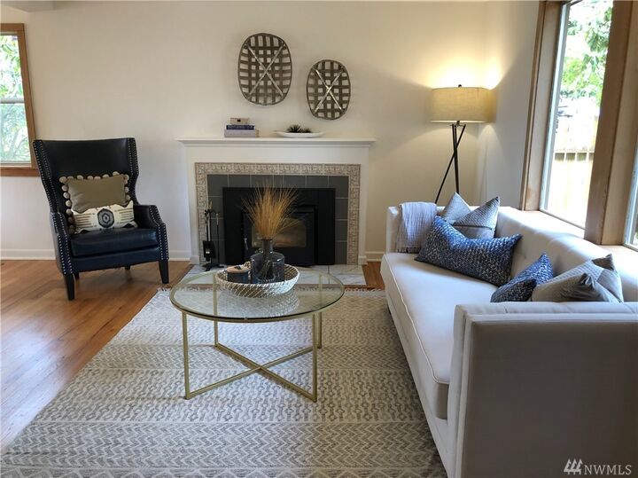 Property Photo: 11557 Palatine Ave N WA 98133