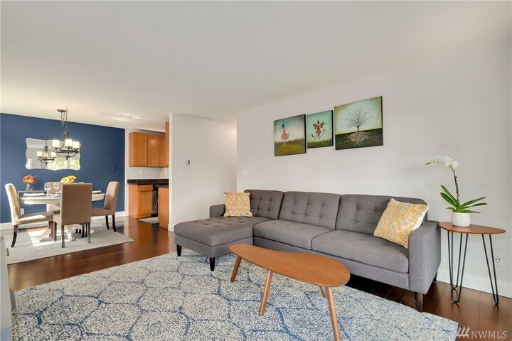 Property Photo: 10110 Greenwood Ave N 204 WA 98133