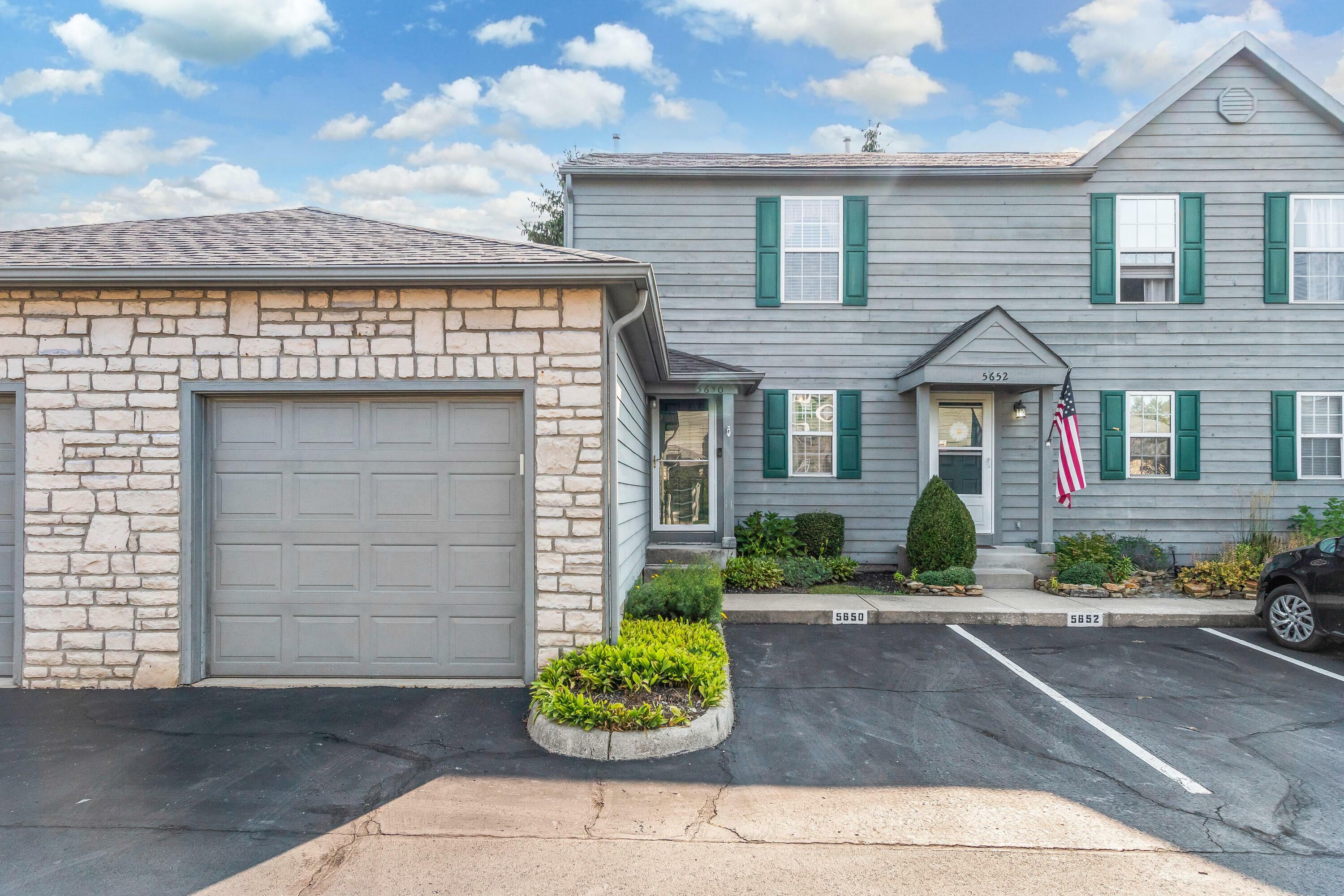 Property Photo: 5650 Blendon Place Drive OH 43230