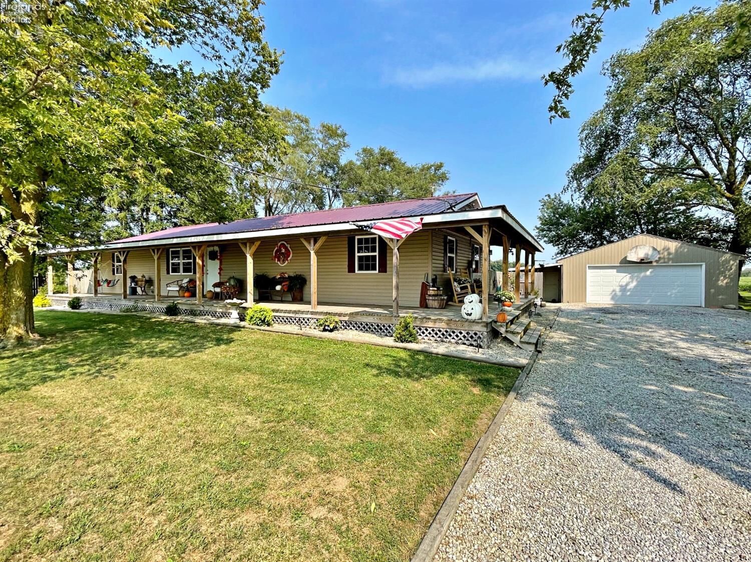 Property Photo: 1385 W County Road 30 OH 44883
