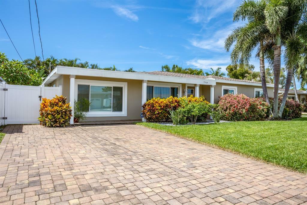 Property Photo:  7964 Causeway Boulevard N  FL 33707 